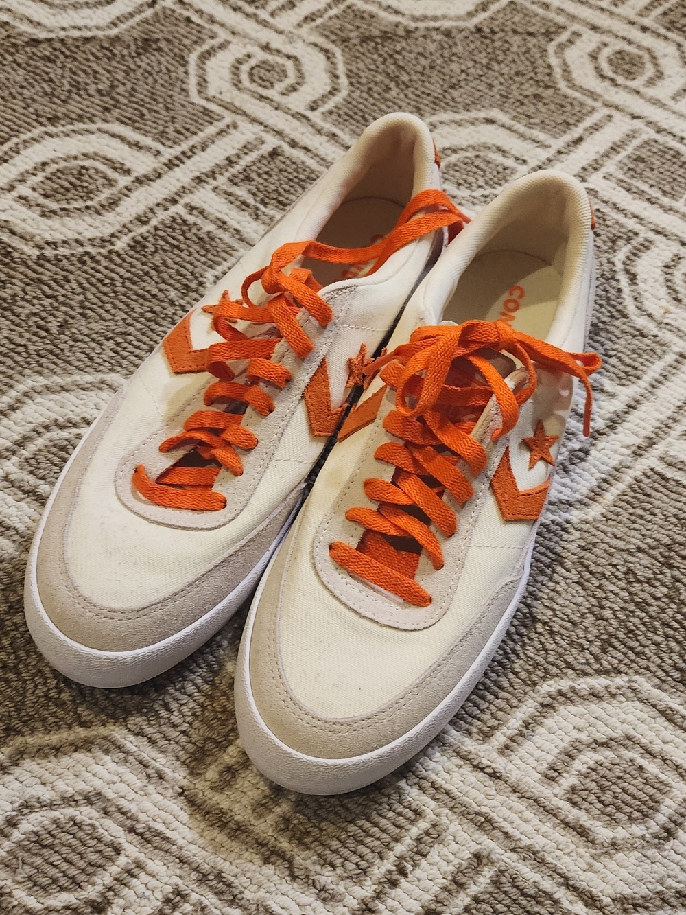 Converse Men's Cream and Orange Low-Top Sneakers
